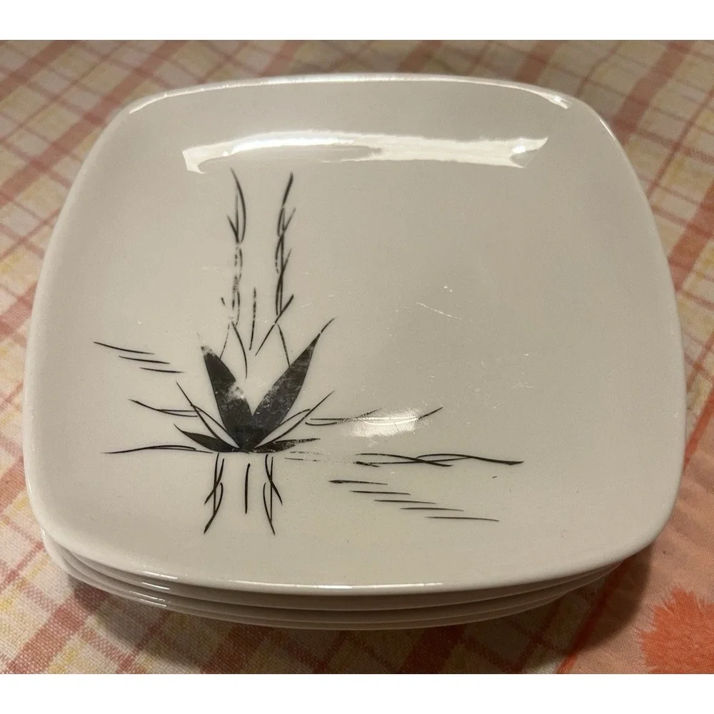 MCM Crestwood Fine China Set Of 4 Bread & Butter Plates Platinum‎ Leaf Pattern